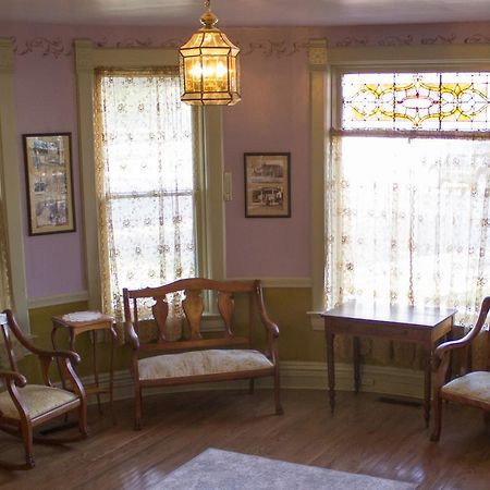 The Cottage House Council Grove 外观 照片