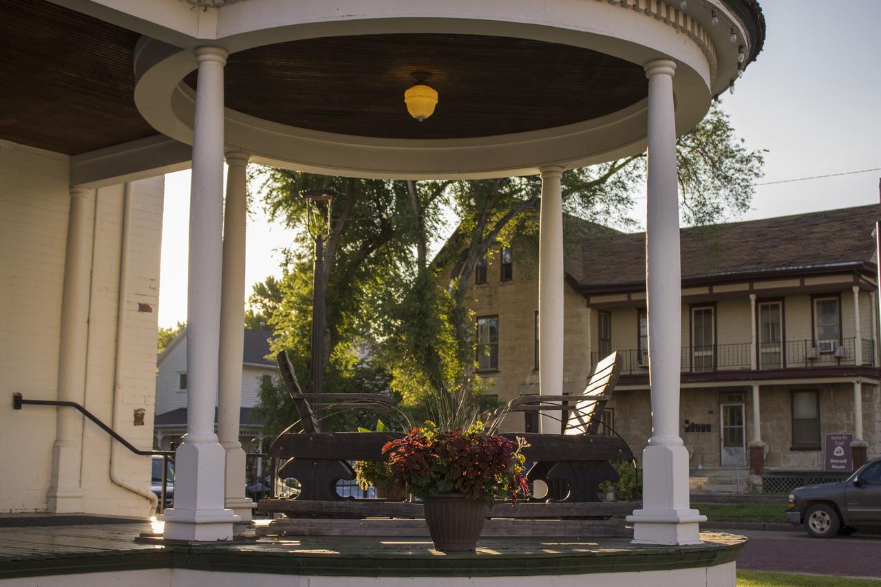 The Cottage House Council Grove 外观 照片